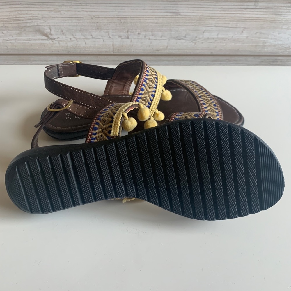 Sandals - Picture 3 of 4